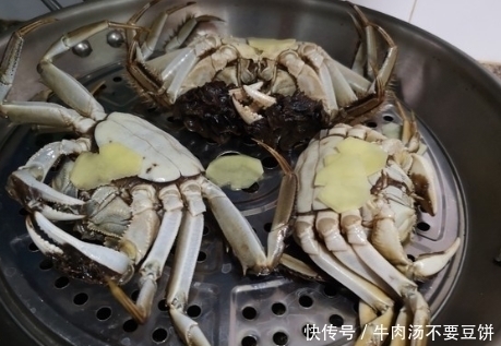 蒸螃蟹冷水下锅还是热水下锅牢记3点,螃蟹鲜嫩还不掉腿