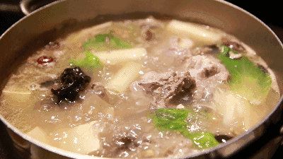 喝汤，到底有没有营养？营养专家揭开汤的“两幅面孔”