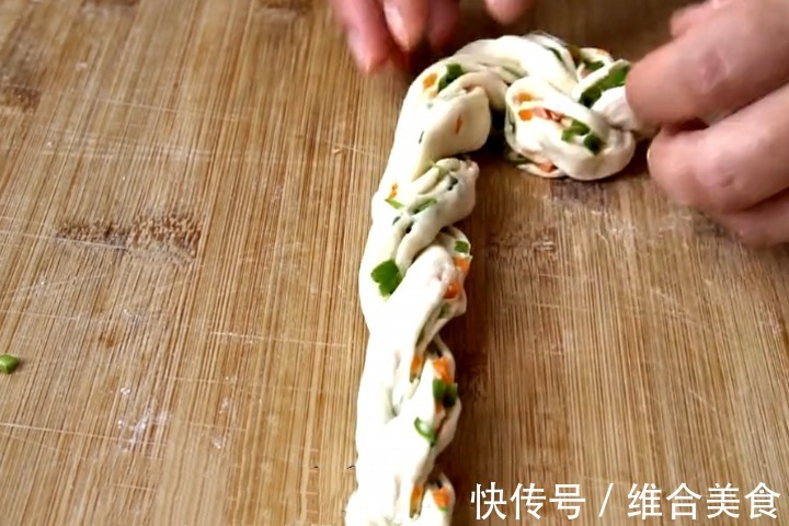 花卷|想吃花卷别再出去买了,教你新做法,咸香劲道,做法超简单