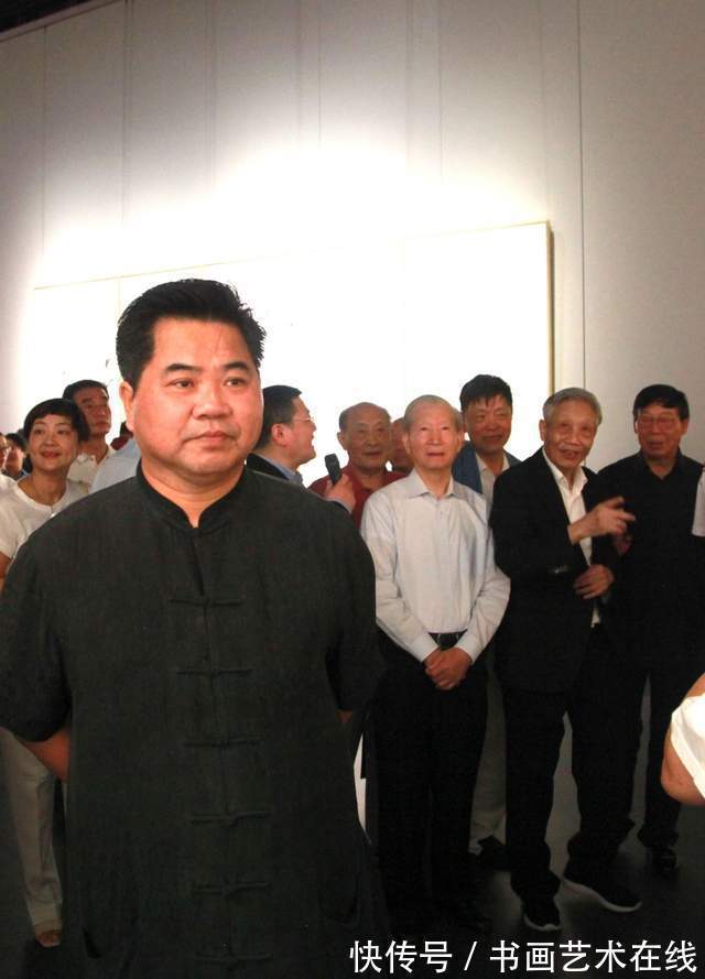 艺术市场$国画家、画鹰大家、指墨画艺术大师朱祖国——从未停止过对艺术的追求与探索