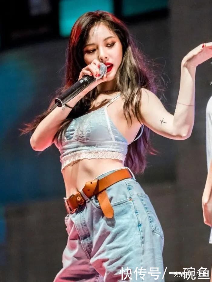 发型|太辣了吧!爆火时尚圈的“辣妹风”发型真的太撩了!没有人不爱它