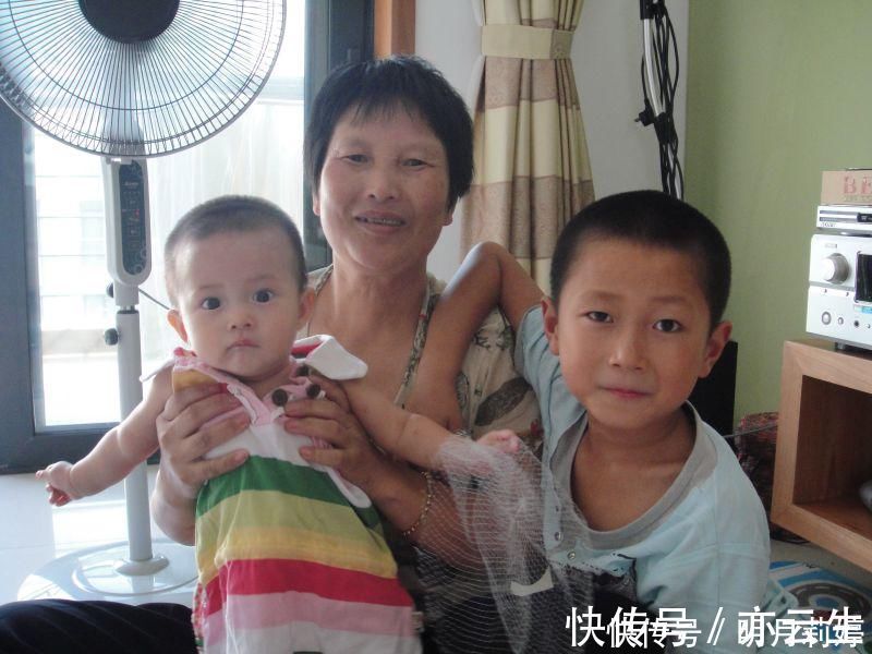 高龄产妇|四十五岁“二胎妈妈”遇上同龄“年轻奶奶”,早生和晚生差距明显