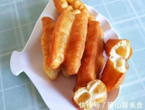 炸油条还是传统方法好，记住3点窍门，外酥里暄鼓大泡，放凉也不硬