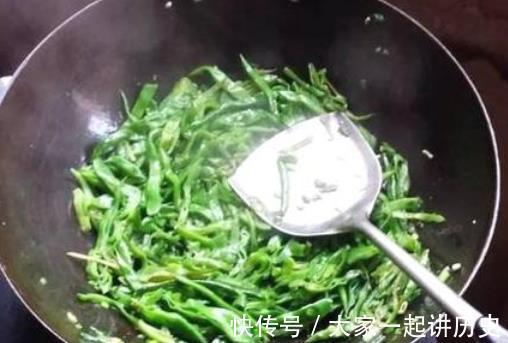 清洗干净|这道汤成本15元，是“天然清燥救肺汤”，常吃润肺驱火，抗衰老