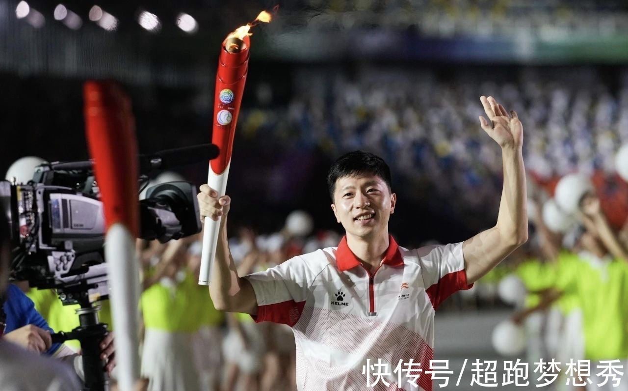 龍蟒|馬龍?jiān)S昕都得讓出C位！呂小軍氣場(chǎng)太強(qiáng)，球迷讓龍蟒下屆改練舉重