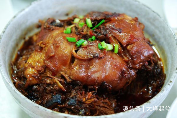 猪肘子怎么做好吃大厨秘制配方,成品肥而不腻咬一口满嘴留香