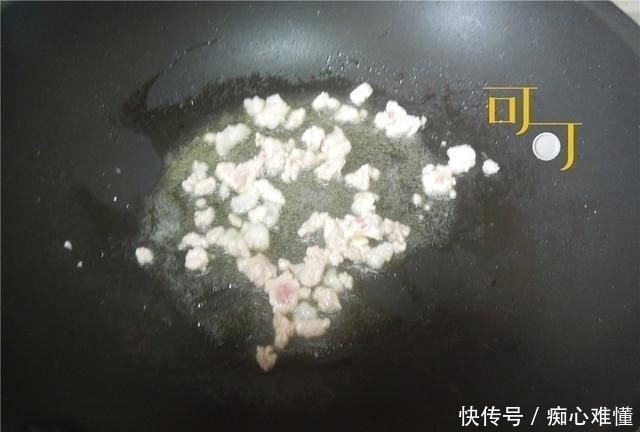 餐馆|油豆腐这么做你估计没尝过,农家餐馆里卖30元,2分钟你就能学会