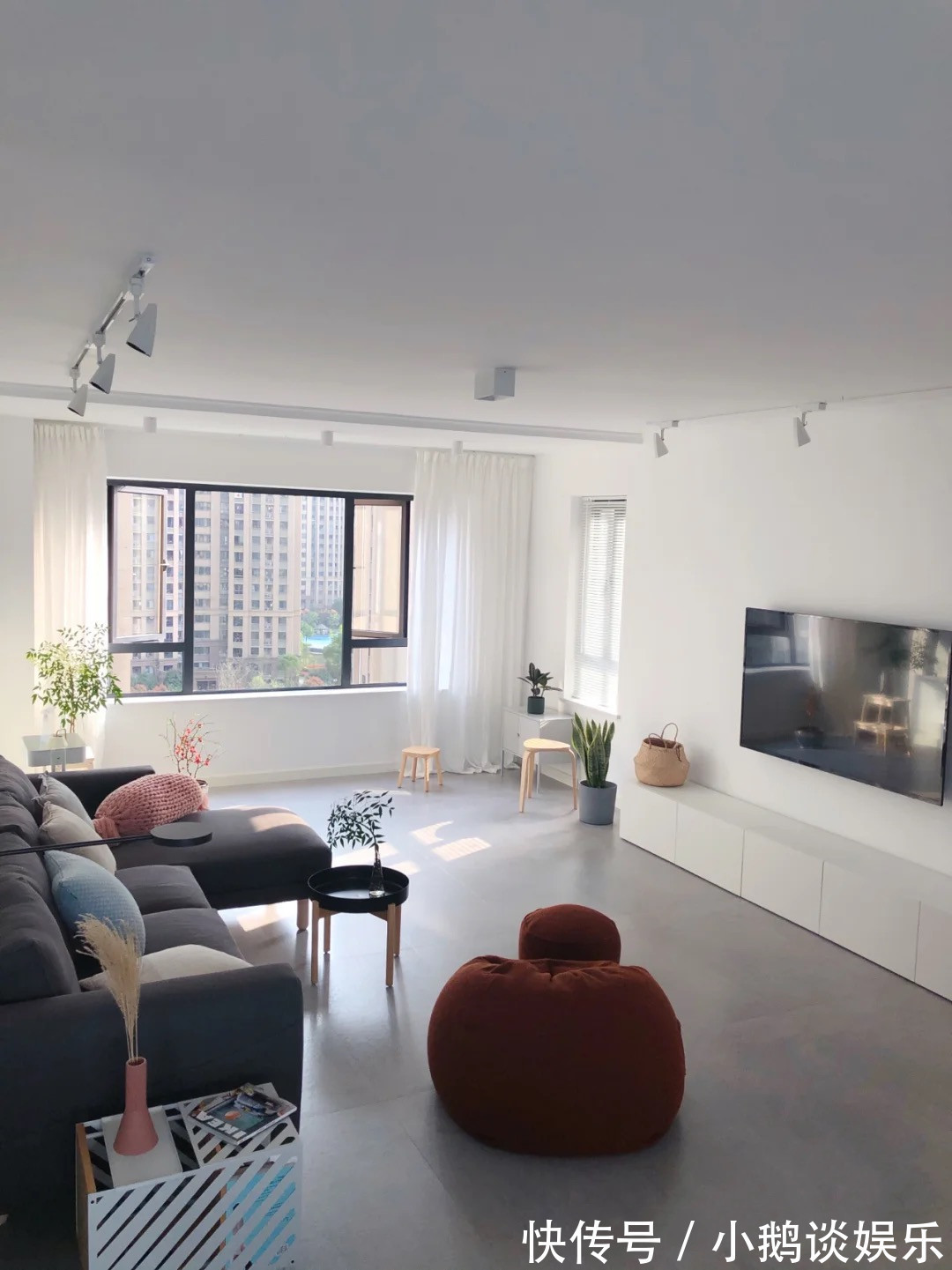 耐看|她家不吊顶,全屋大白墙,简约干净,“家徒四壁”反而更高级耐看