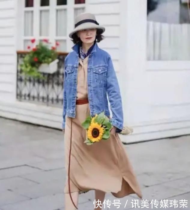 夏日|被三木妈妈的夏日穿搭圈粉了，50岁美得优雅不做作，气质真高级