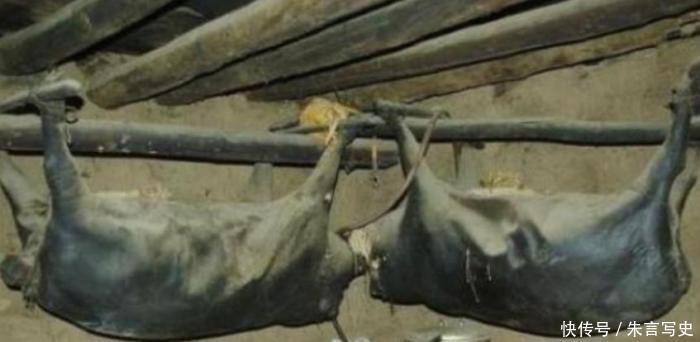 中国最“贵”的猪肉,屋梁上挂20年,又黑又臭,家里有矿都吃不起