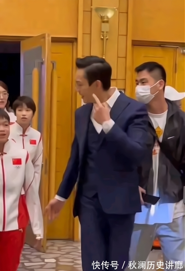 神仙组合!全红婵与陈伟霆粤语对话,聊着聊着差点被“拐走”