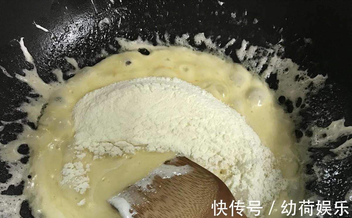 儿子爱吃牛轧糖不用花钱买，自己在家就能做，简单好做无添加