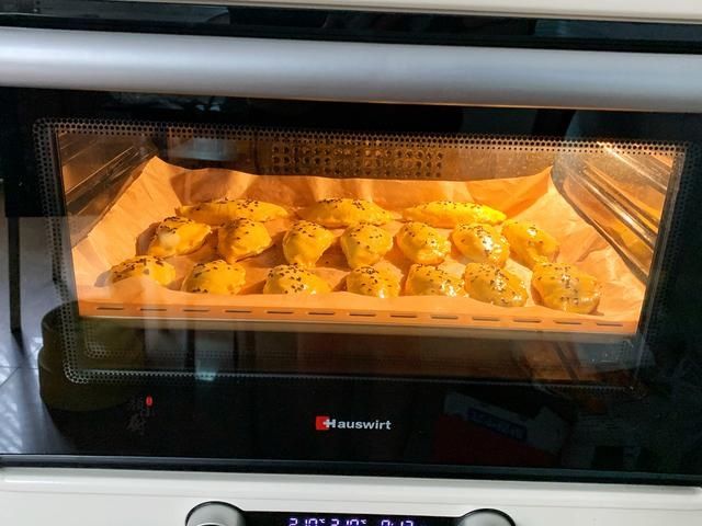 蛋挞皮|榴莲酥简单做法，几个蛋挞皮，一块榴莲，儿子说比买的还好吃