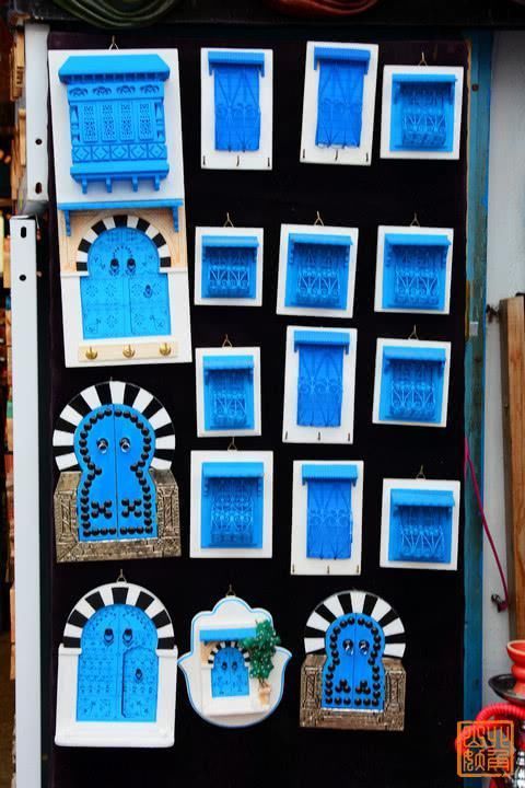 春雪|非洲最梦幻蓝白小镇,在草席咖啡馆抽水烟喝甜茶,这里的惬意不输圣托里尼