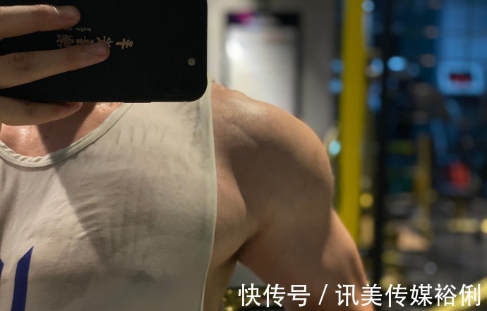 小哥|鼻子高又挺的肌肉小哥,最近练的勤,纬度真的又大很多!