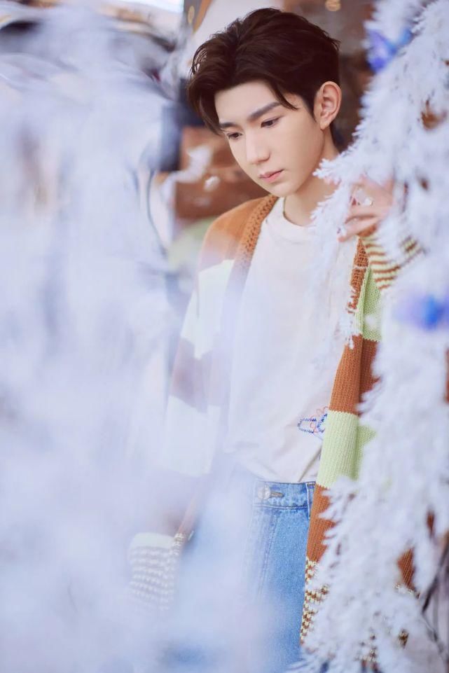 王源|王源《流星也為你落下來了》電視首秀，讓浪漫音樂縈繞耳邊