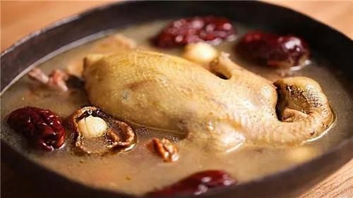 哺乳妈妈能吃“鸽子汤”催乳吗？