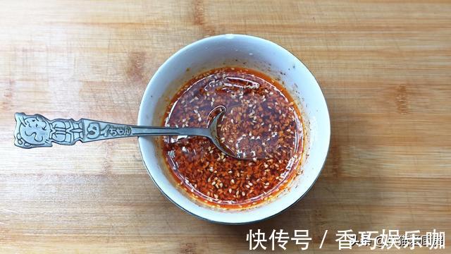 小猫|教你菠菜爽口解腻的做法，几分钟上桌，营养好吃做一大盘不够吃