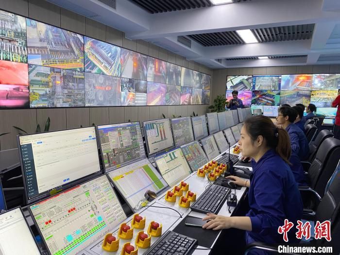 无人机群|从华菱湘钢看钢铁行业新变:“牵手”5G “解放”钢铁工人
