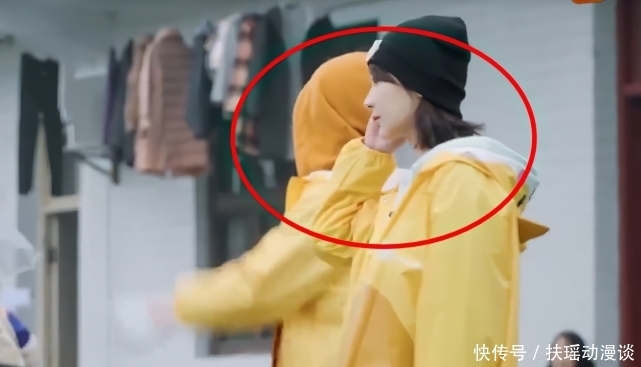 黄老师|张艺兴成第二个鹿晗?为满足杨紫主动去鸡窝拿蛋,家长带头磕cp