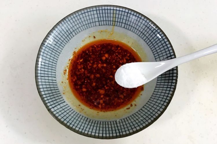 凉拌酸辣土豆丝，开胃下饭味道好，家常凉菜佳品