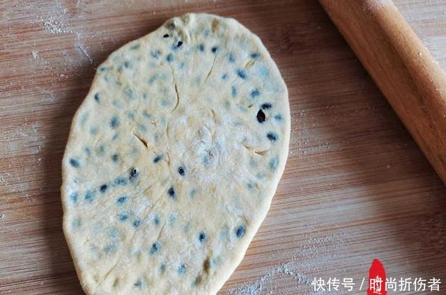网红店蜜豆卷超火，其实在家也能做，我加入了南瓜泥更好吃