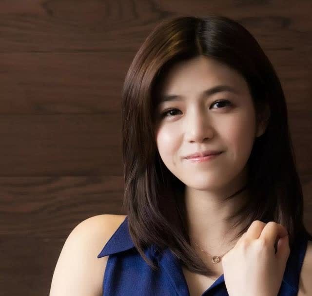 健身 陈妍希努力健身,再坚持不懈的努力后,获得了自己满意的收获