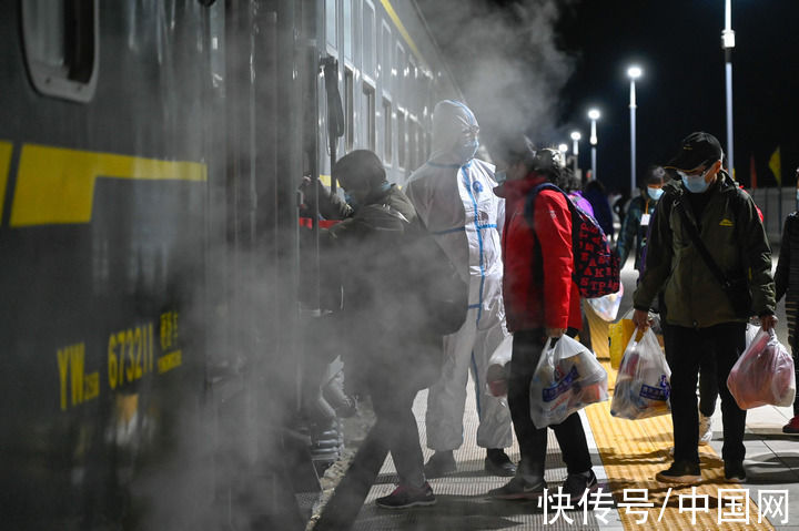 内蒙古|明年再来！内蒙古额济纳旗首批滞留游客平安返程