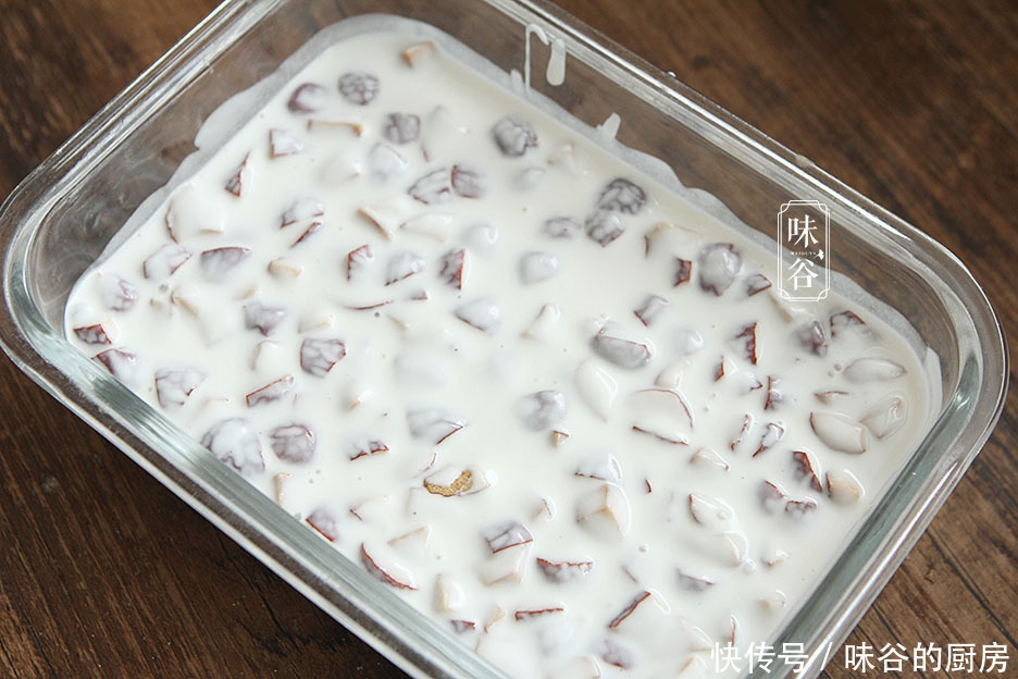 这糕点，吃一次馋一次，不用烤箱不打发，香甜软糯，暖暖过冬