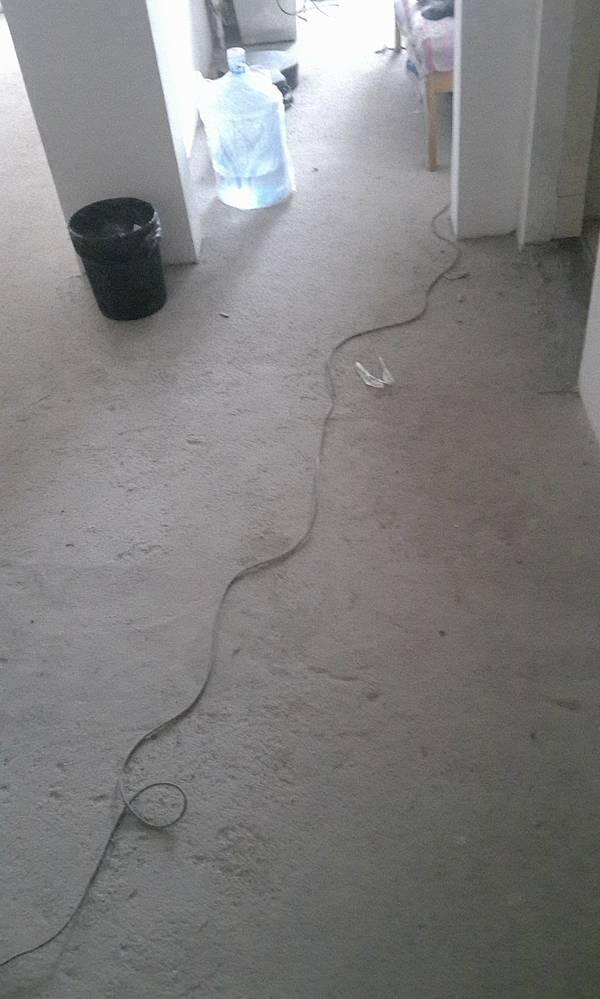 毛坯房|因生活所迫没钱装修,该男子入住毛坯房5年,同事被“惊艳”到了