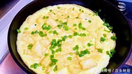 鸡蛋包豆腐也可以在家做,香味浓郁,做法简单,和饭店的一样好吃