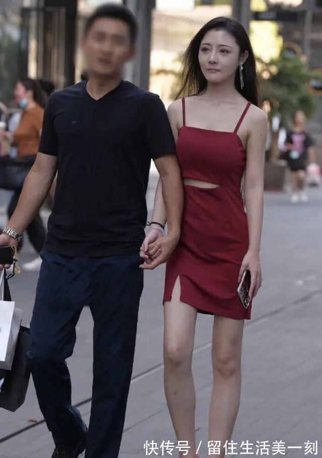 连衣裙 黄白连衣裙姐妹花,气质迷人,走哪都能成为焦点!