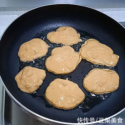 #暖冬酱在手,嗨吃部队锅#韩式辣酱泡菜饼