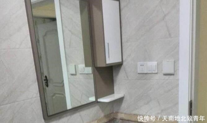 卫生间贴|新房装修很快，2个月就完工了，卫生间贴的瓷砖最多人说漂亮！