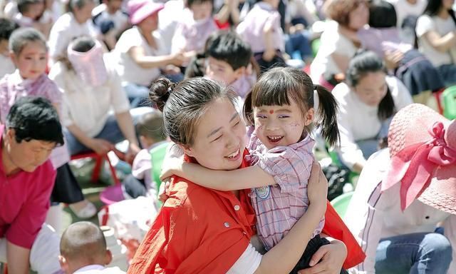 孩子|夸奖孩子“哇，太棒了！”然后父母还可以说点啥？