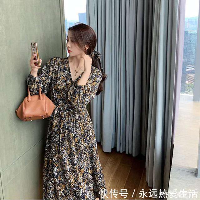 今年很流行的连衣裙,适合30一50岁,穿起来超美更有档次