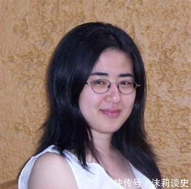 如今|天才少女13岁读北大,28岁时嫁50岁美国导师,如今生活过得咋样