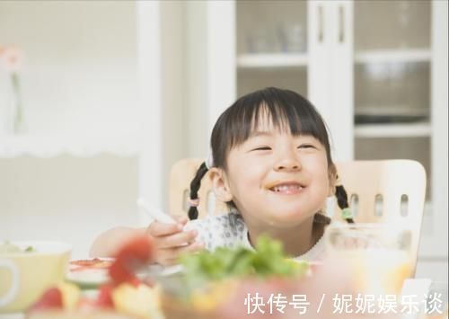 饮品|小孩6岁前常吃这几种食物,会伤害脾胃,家长不要再给小孩吃了!