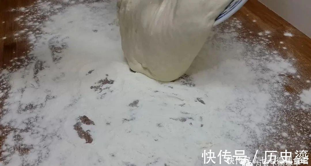 红薯馅饼|红薯别只会烤着吃了，锅里蒸一蒸，个个松软香甜，想吃都买不到