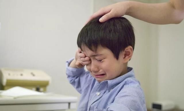 穷病|父母总是在孩子面前“哭穷”,小心“穷病”传染给孩子