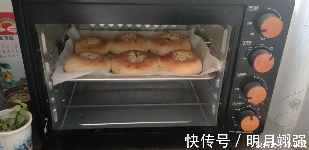 面粉还能这样做,不用一滴水,比面包火烧都好吃,老婆3个不够吃