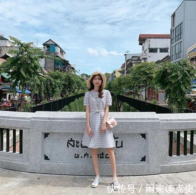 “纯欲裙”也太撩了,今夏连衣裙照着这样穿就很好看!