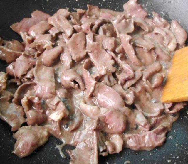 青椒|家里条件允许的话,隔三差五吃点这东西,营养比牛羊肉还高