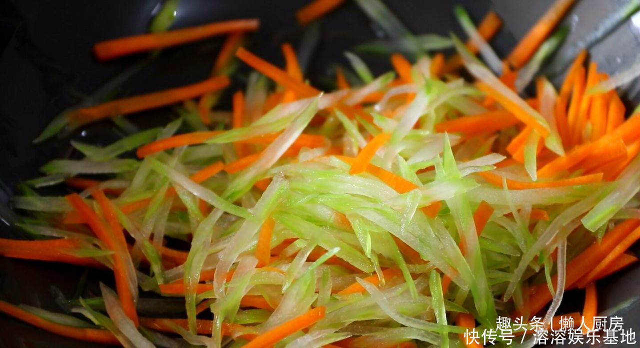 凉拌|夏天最爱吃的凉拌菜,2根芹菜,一点大蛏王,教你做一盘凉拌蛏子