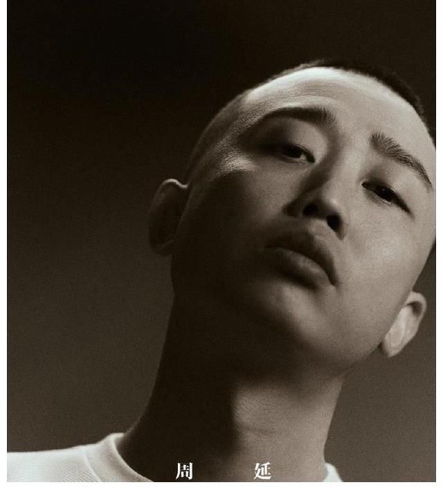 披荆斩棘的哥哥|《披荆斩棘的哥哥》最令人不适的就是抱团说方言，职业操守呢？