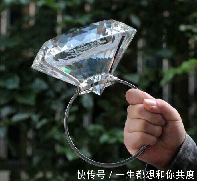 |开心笑话:小蜗牛买东西