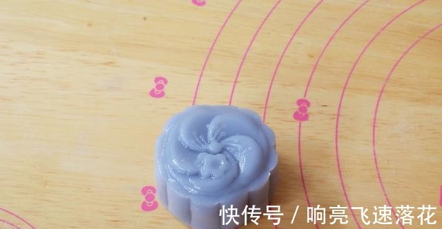 馅料|颜值高的冰皮玫瑰馅月饼，好吃可口，制作简单！