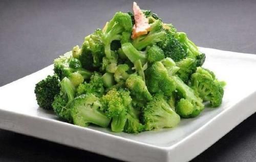 绿色蔬菜|这几种食物，孕妇孕期要多食用，生出的宝宝肤白又伶俐