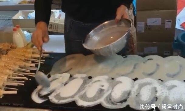 道小吃|男子靠卖这个小吃月收入上万,10块钱一串,看一眼你肯定想吃