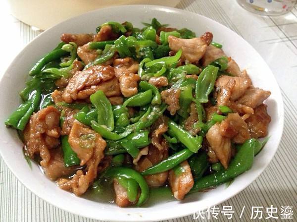 辣椒炒肉,是先炒肉还是先炒辣椒,很多人做错,难怪不好吃